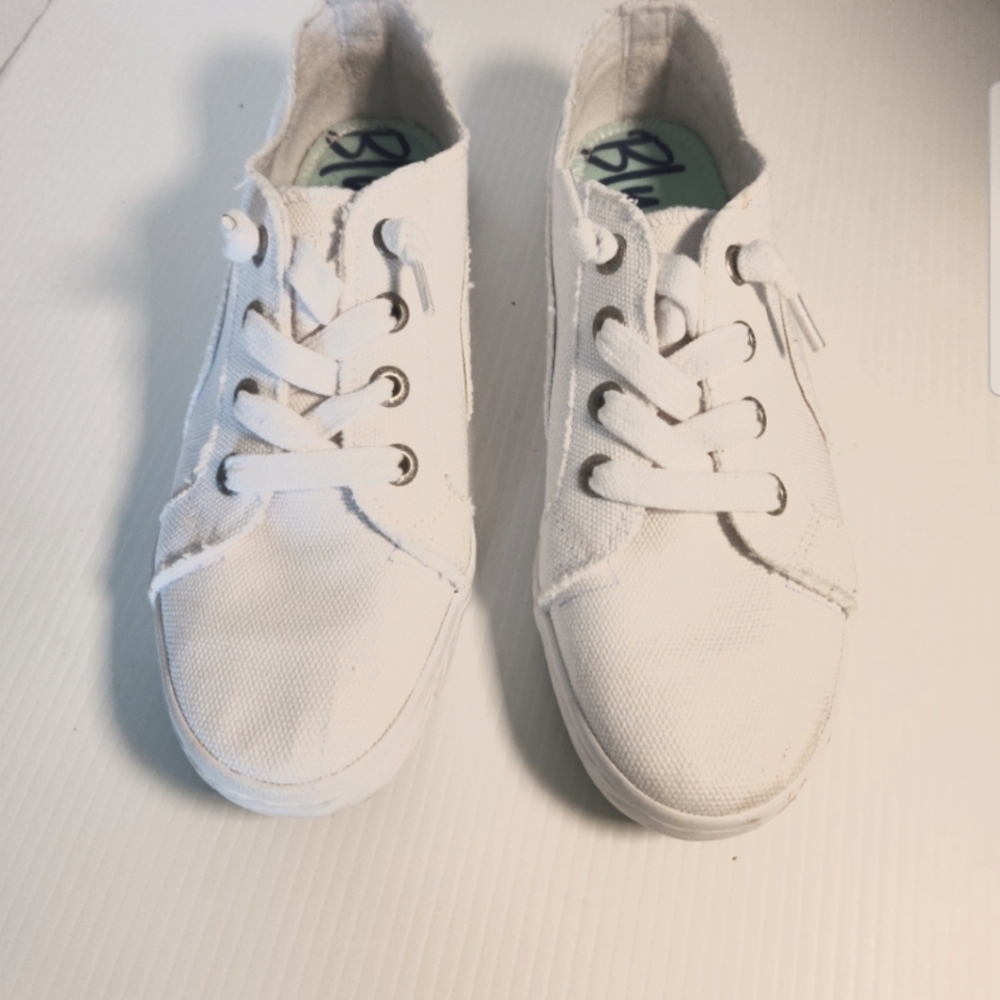 Women's White sneakers 8.5
